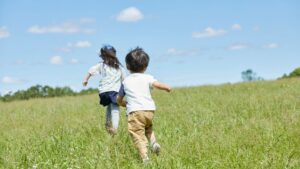 How Joint Attention Therapy Helps Children Participate More Fully in Everyday Moments