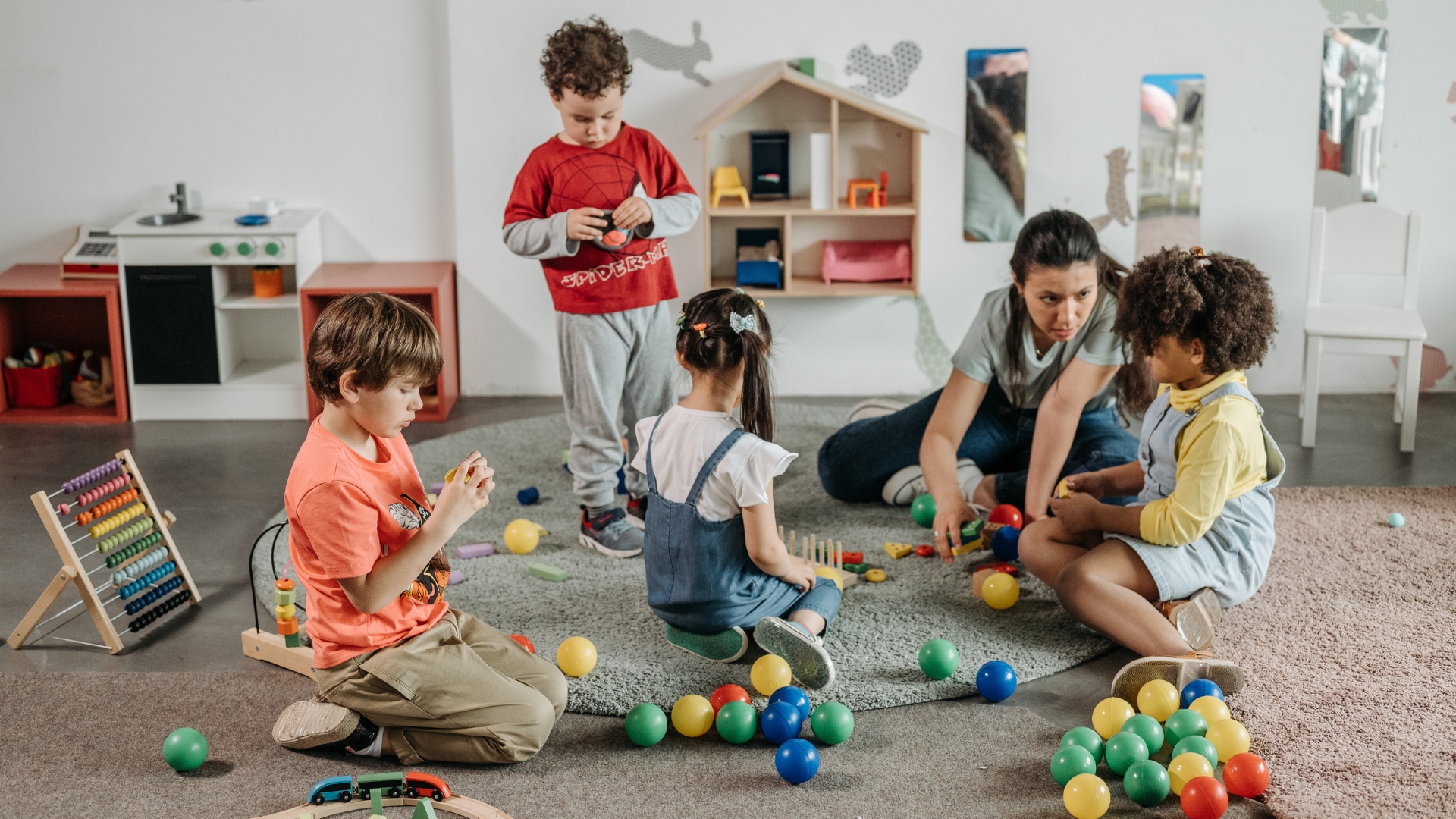 Oak Park toddler receiving Early Start services at home